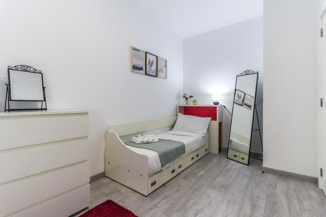 Vita Portucale ! Moscavide Family Apartment Lissabon Exterior foto